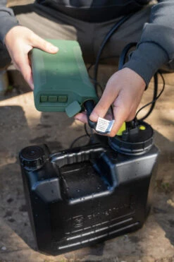 RidgeMonkey Outdoor Power Shower (Full Kit) (RM507) -Default Template 2 k2b580bc4c563bc55cf211e74fe44601c