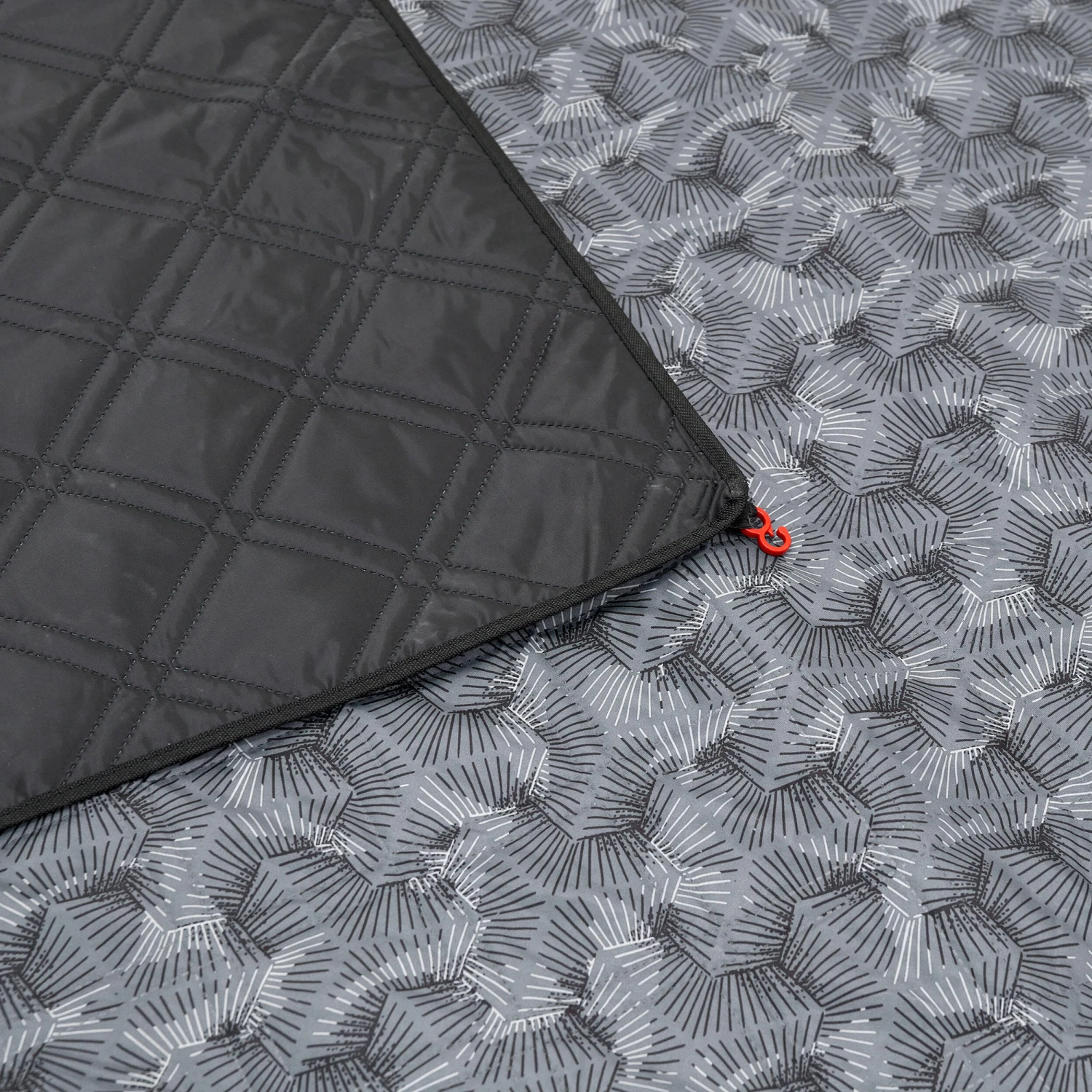 Quechua COMFORTABLE INSULATING BLANKET-SPARE PART FOR THE AIRSECONDS6.3 POLY-COTTON TENT 7 Quechua COMFORTABLE INSULATING BLANKET-SPARE PART FOR THE AIRSECONDS6.3 POLY-COTTON TENT - Image 6